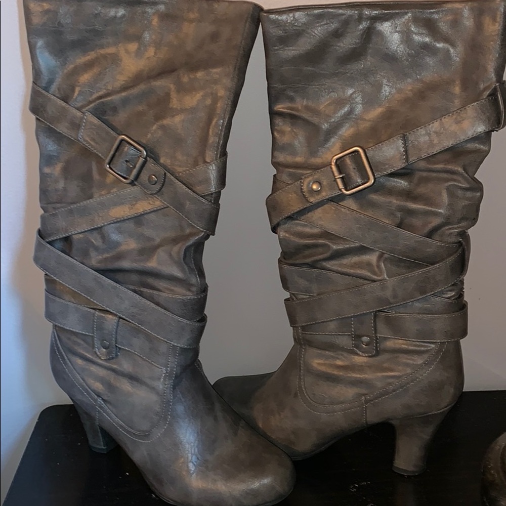 Heeled boots